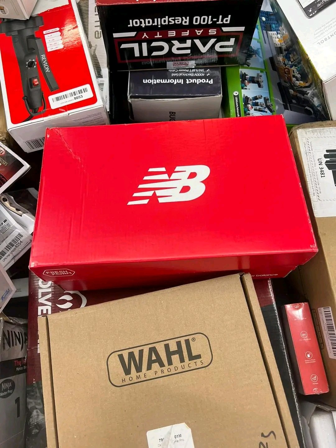 mixed pallets of playstation, sneakers and appliances mixed pallets of playstation, sneakers and appliances