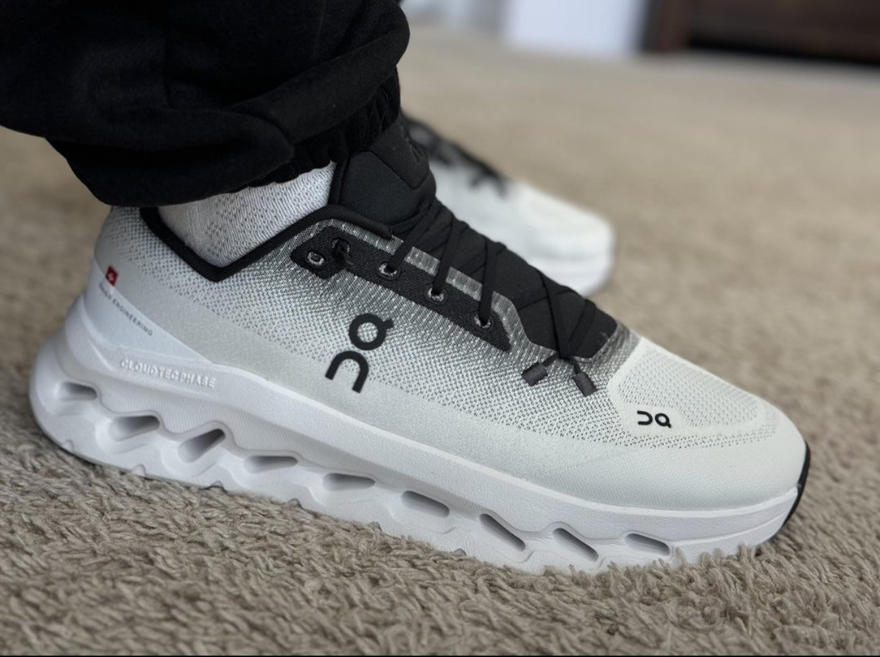 on cloud sneakers pallets on cloud sneakers pallets